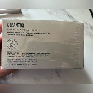 Arbonne’s Cleantox tea 🫖